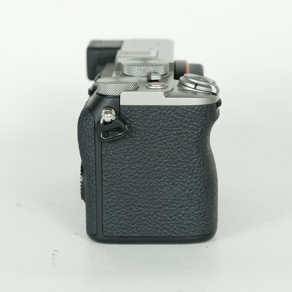 SONY ��7C II�iILCE-7CM2�j [�{�f�B �V���o�[]