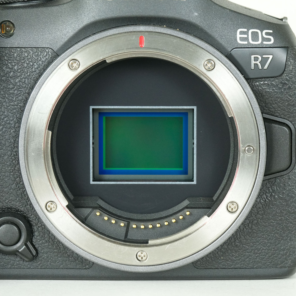 Canon EOS R7