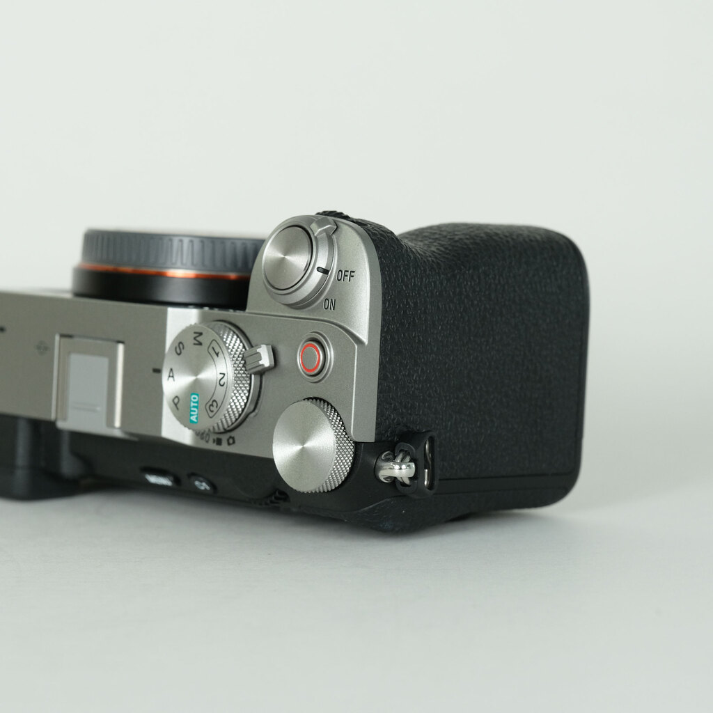 SONY α7C II（ILCE-7CM2）の出品 | ONE SCENE（ワンシーン）
