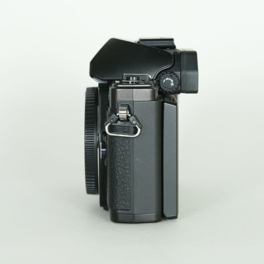 OLYMPUS OM-D E-M10 Mark II