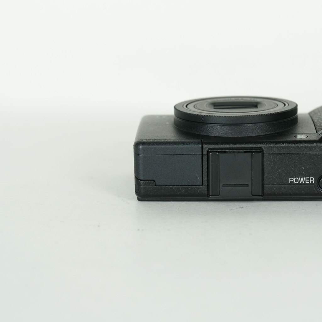 RICOH GR DIGITAL IIIの出品 | ONE SCENE（ワンシーン）