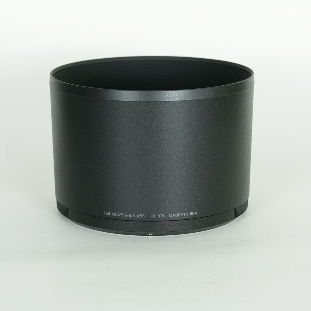 Nikon NIKKOR Z 180-600mm f/5.6-6.3 VR Nikon NIKKOR Z 180-600mm f/5.6-6.3 VR