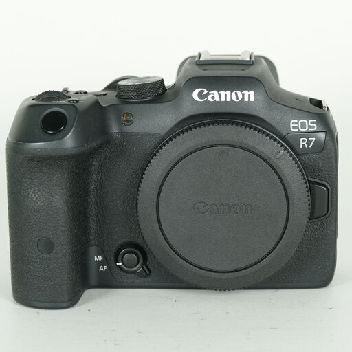 Canon EOS R7 徹底レビュー｜APS-Cミラーレスの“望遠×動体”最強機