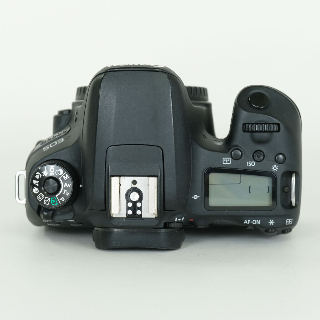 Canon EOS 9000D