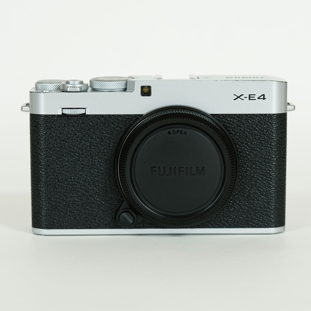 FUJIFILM X-E4