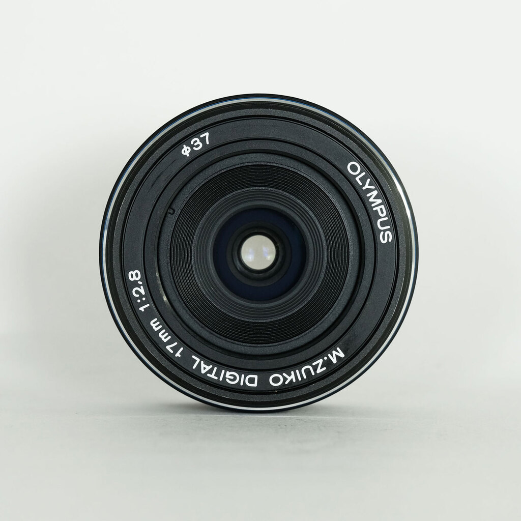 OLYMPUS M.ZUIKO DIGITAL 17mm F2.8 シルバー