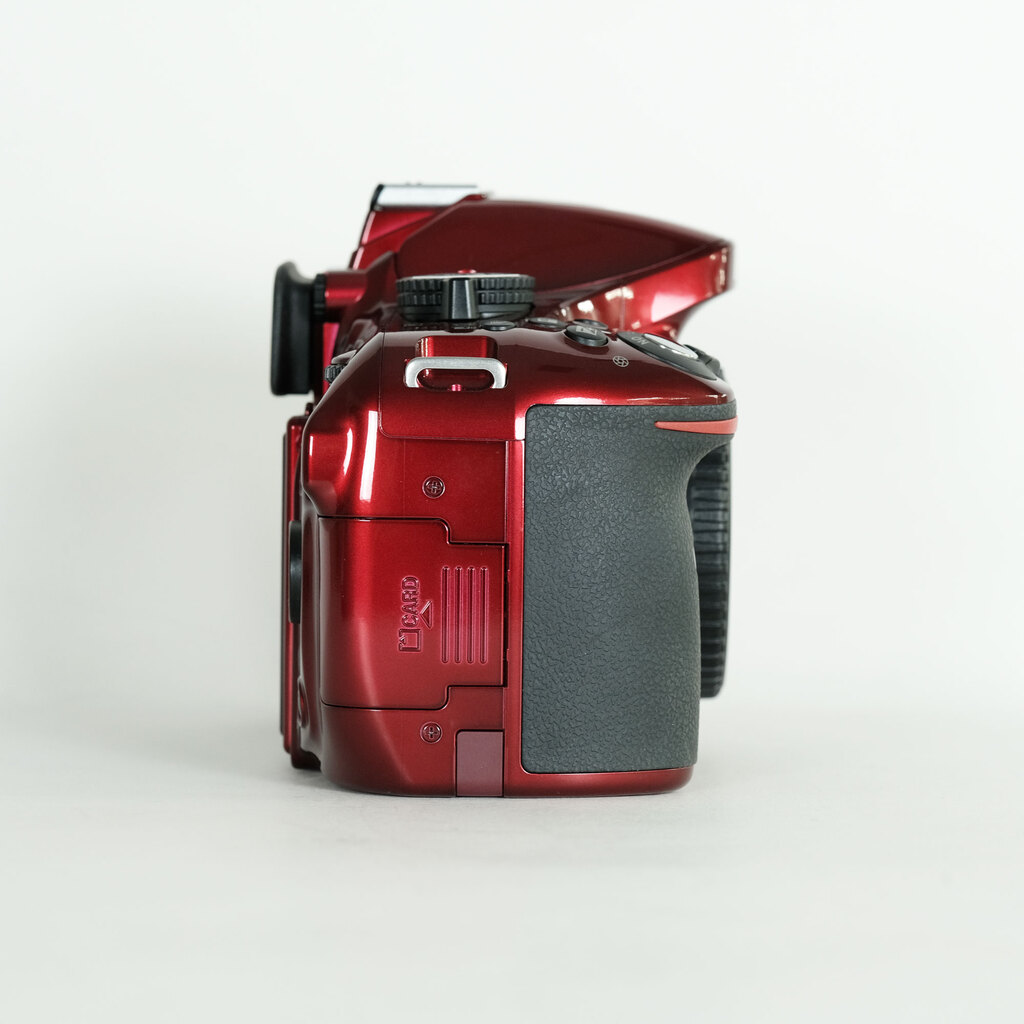 Nikon D5200 ボディ レッド Nikon D5200 ボディ レッド