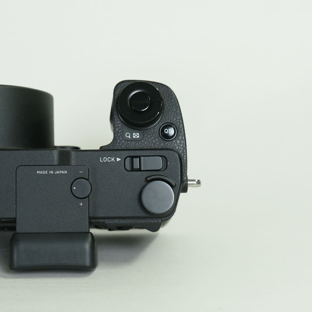 SIGMA sd Quattro