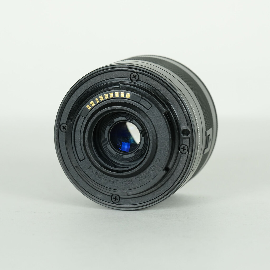 Canon EF-M28mm F3.5 マクロ IS STMの出品 | ONE SCENE（ワンシーン）