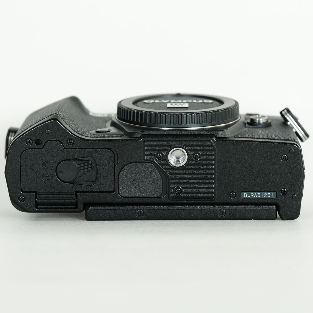 OLYMPUS OM-D E-M5 Mark III