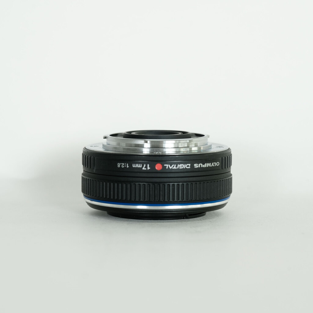 OLYMPUS M.ZUIKO DIGITAL 17mm F2.8 シルバー
