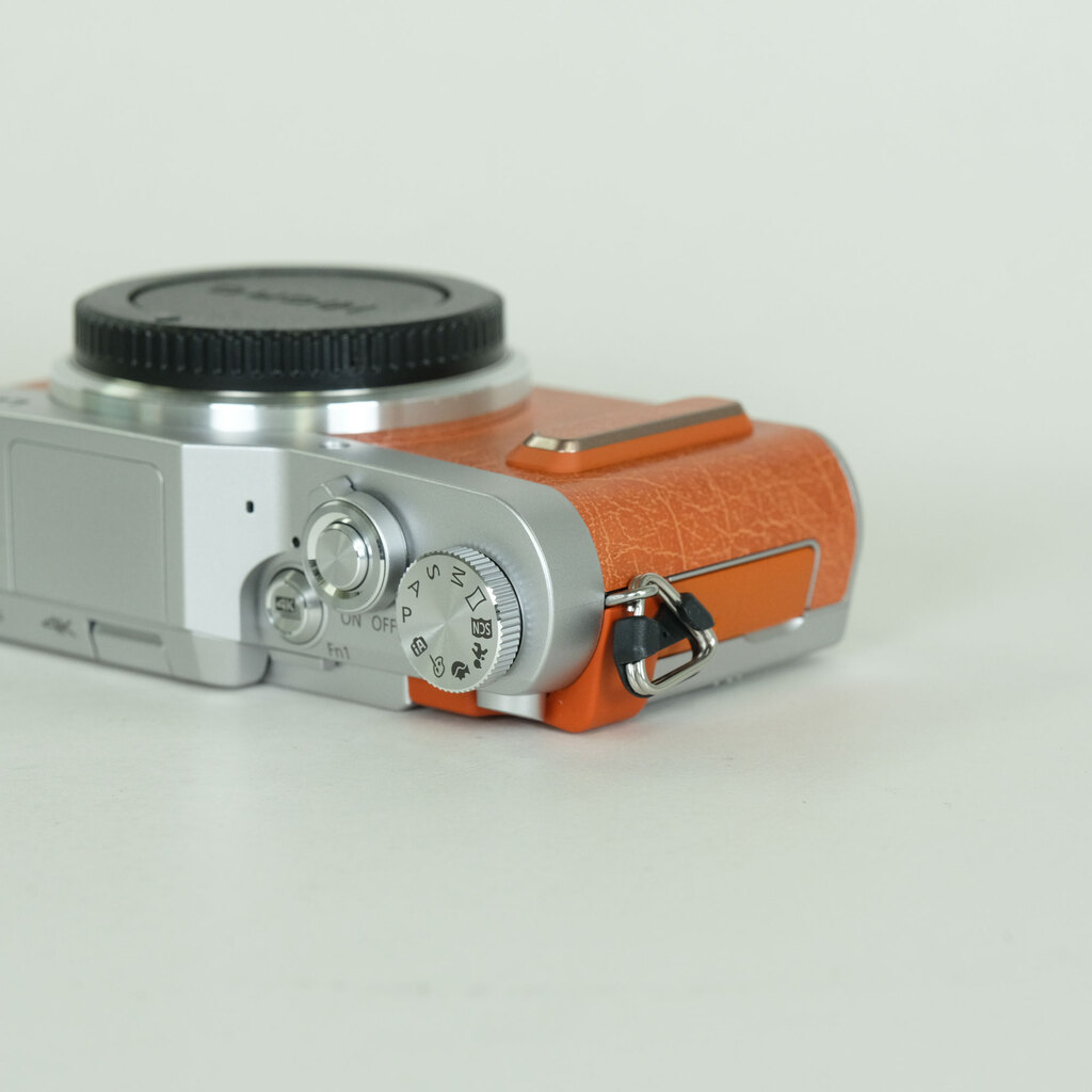 Panasonic LUMIX DC-GF10 ボディ オレンジ