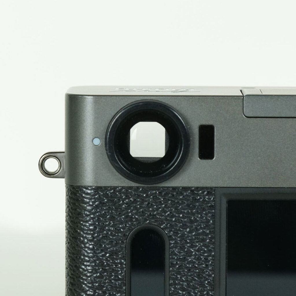 FUJIFILM X half X-HF1