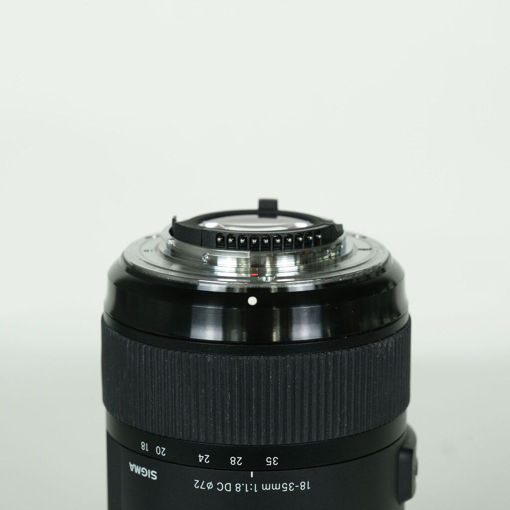 訳あり実用品 SIGMA 18-35mm F1.8 DC HSM Art ニコン SIGMA 18-35mm F1.8 DC HSM｜Art [ニコンF用]の出品 | ONE SCENE（ワン