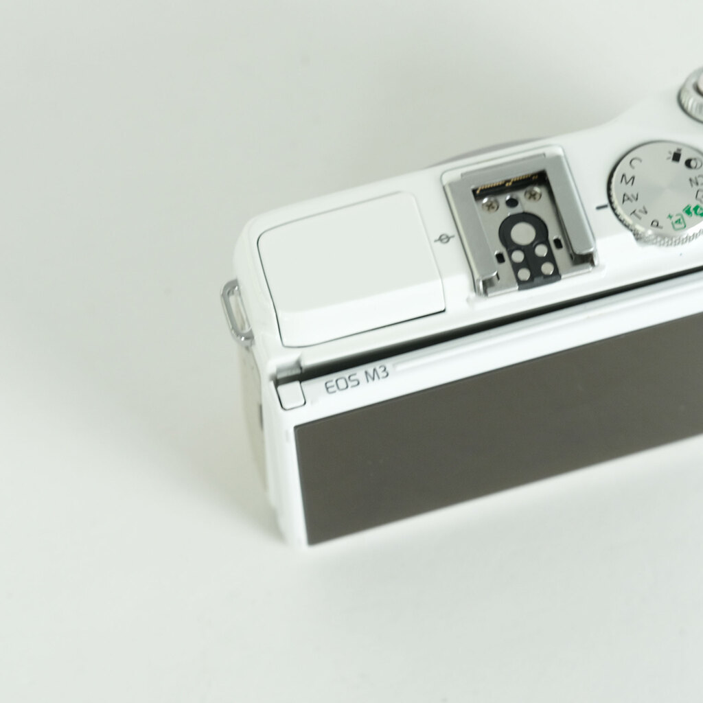 Canon EOS M3 ボディ ホワイトの出品 | ONE SCENE（ワンシーン）
