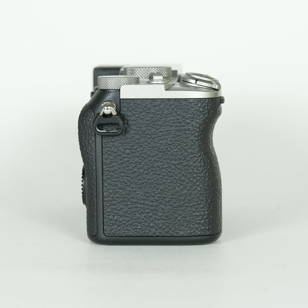 SONY α7C II(ILCE-7CM2) SONY α7C II(ILCE-7CM2)