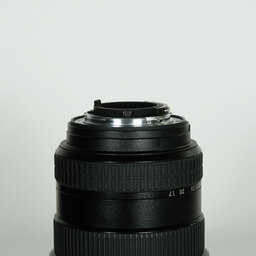 Nikon AF-S DX Zoom-Nikkor 17-55mm f/2.8G IF-ED Nikon AF-S DX Zoom-Nikkor 17-55mm f/2.8G IF-ED