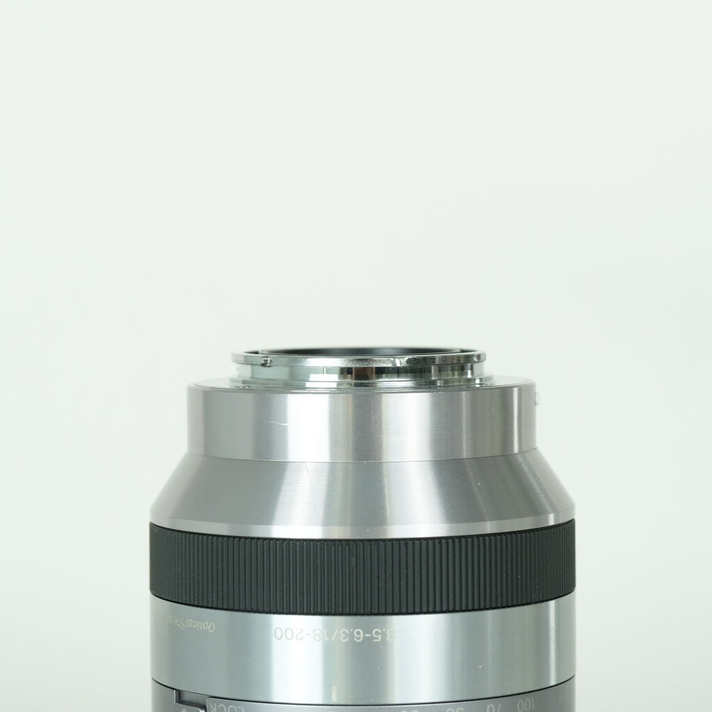 SONY E18-200mm F3.5-6.3 OSS SEL18200の出品 | ONE SCENE（ワンシーン）
