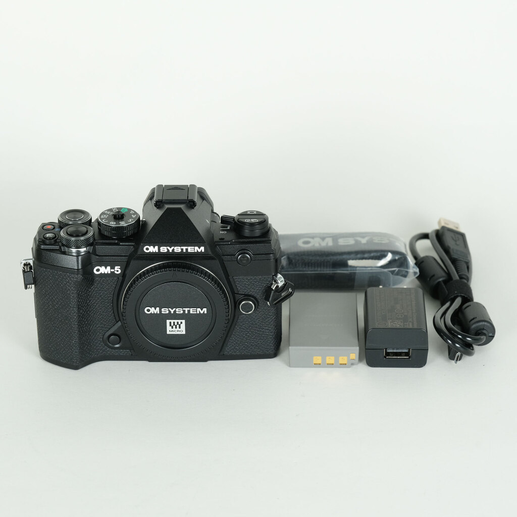 OM SYSTEM OM-5 ほぼ新品 OM SYSTEM OM-5の出品 | ONE SCENE（ワンシーン）