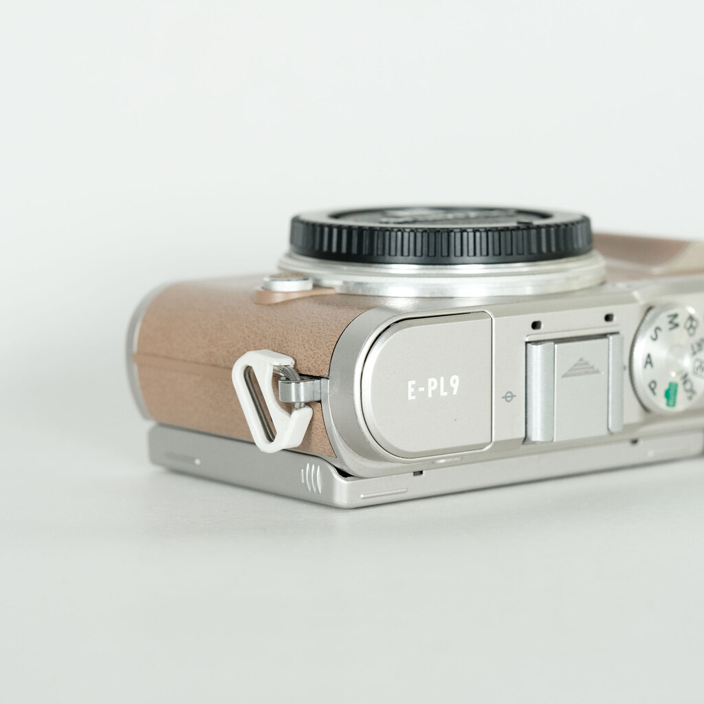 OLYMPUS PEN E-PL9