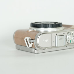 OLYMPUS PEN E-PL9