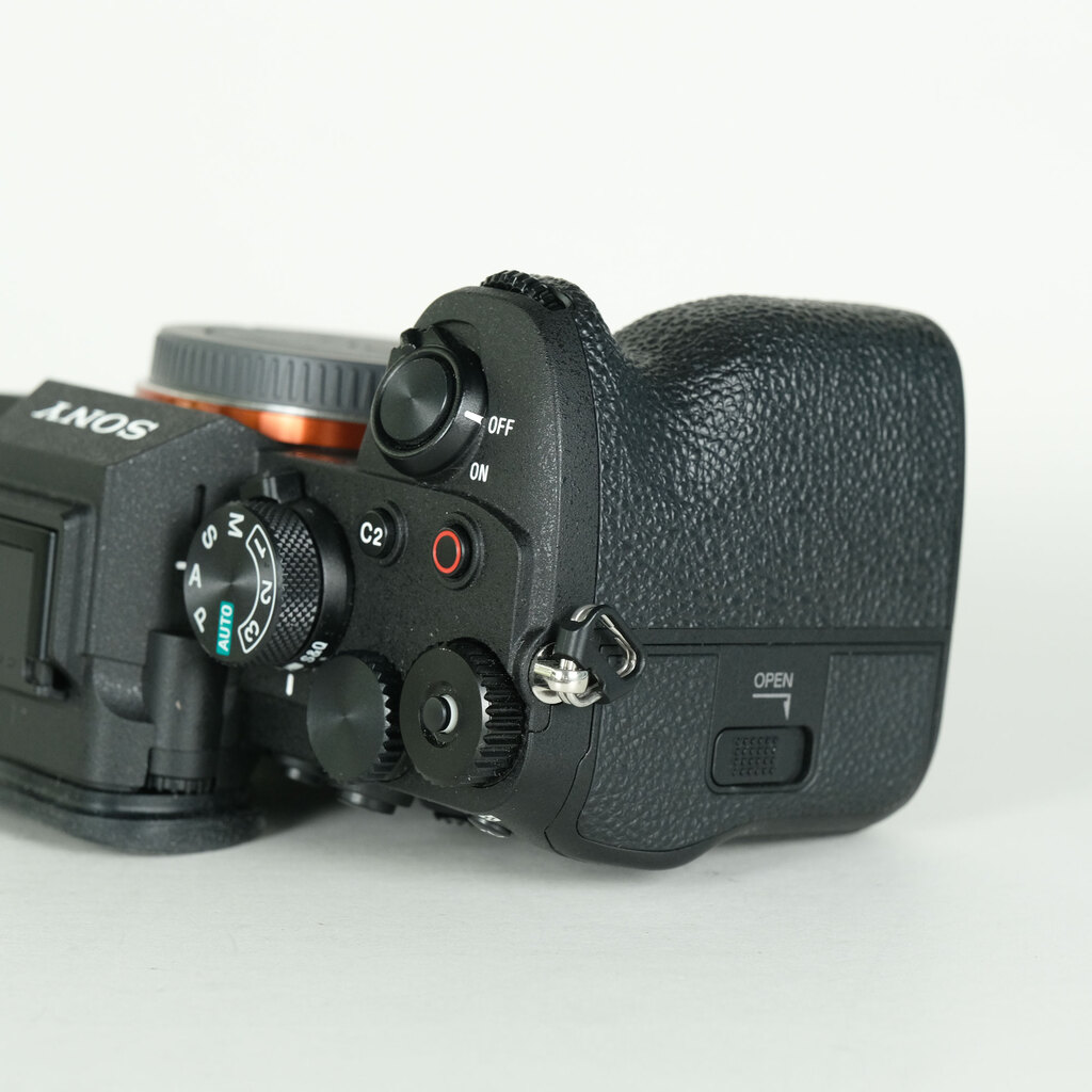 SONY α7 IV（ILCE-7M4）の出品 | ONE SCENE（ワンシーン）