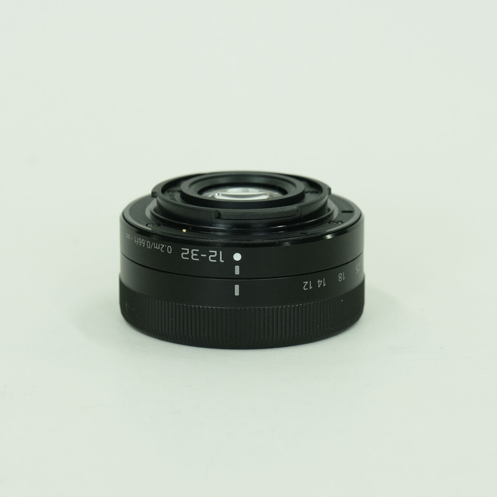 Panasonic LUMIX G VARIO 12-32mm / F3.5-5.6 ASPH. / MEGA O.I.S. Panasonic LUMIX G VARIO 12-32mm / F3.5-5.6 ASPH. / MEGA O.I.S.