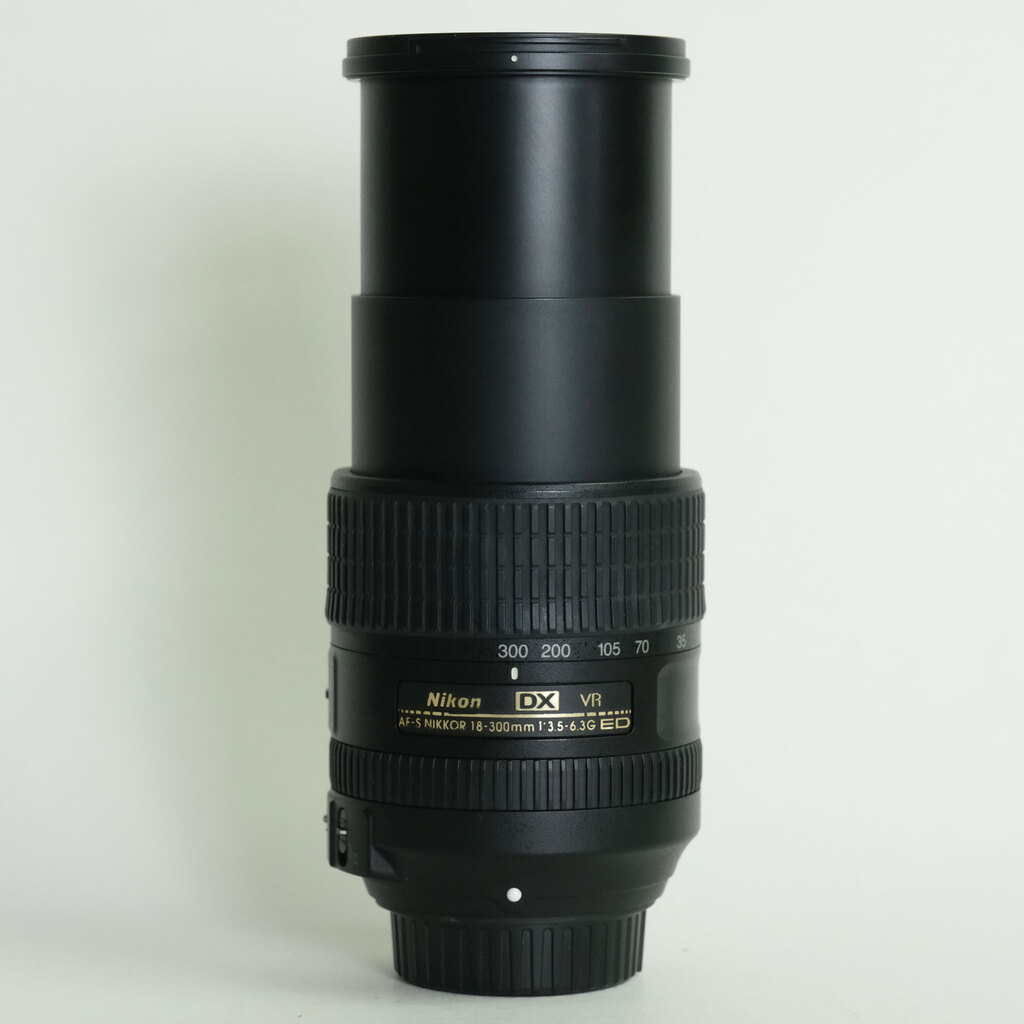 Nikon AF-S DX NIKKOR 18-300mm f/3.5-6.3G ED VR