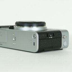 FUJIFILM X-E5