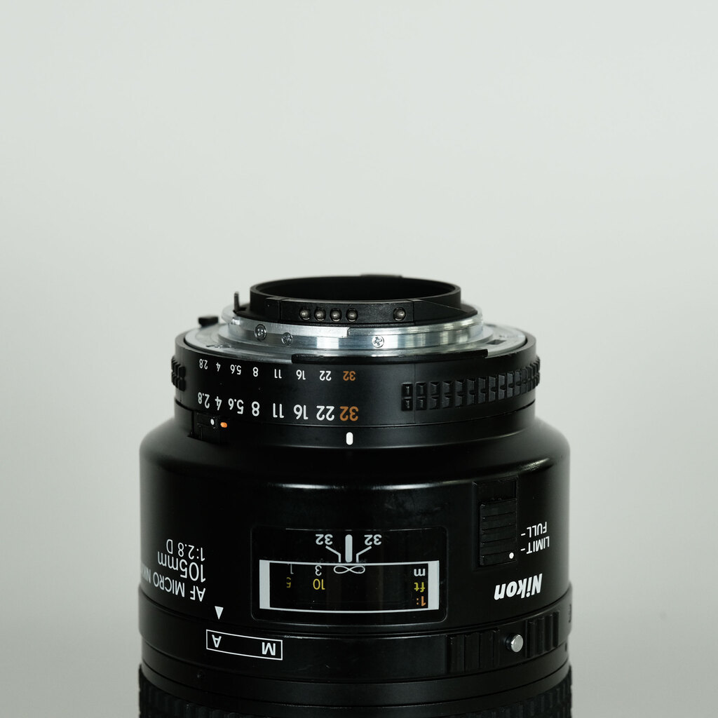 Nikon AF 105mm F2.8D マイクロ