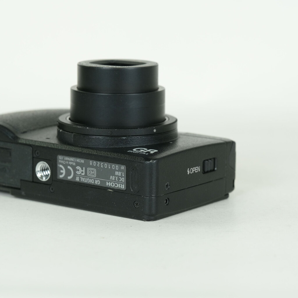 RICOH GR DIGITAL IV