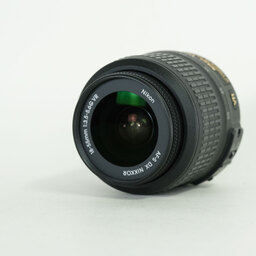 Nikon AF-S DX NIKKOR 18-55mm F3.5-5.6 G VR