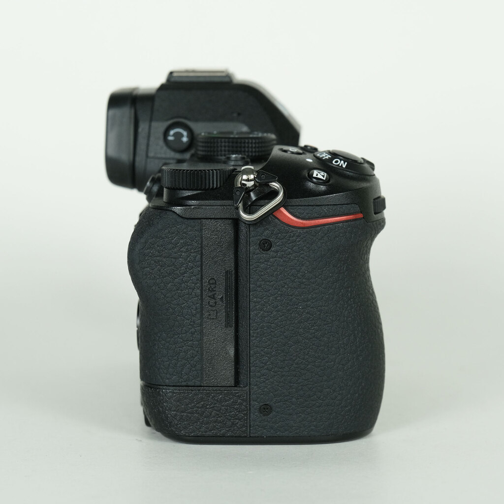 Nikon Z5II [�{�f�B]