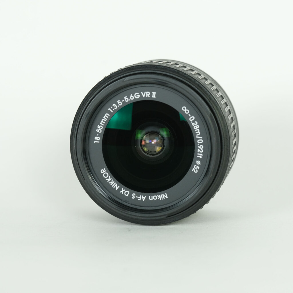 Nikon AF-S DX NIKKOR 18-55mm f3.5-5.6G VR II