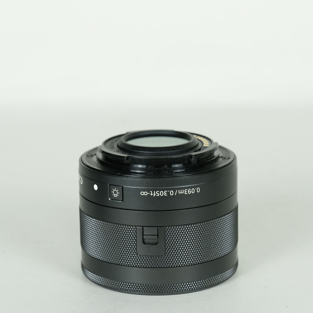 Canon EF-M28mm F3.5 マクロ IS STMの出品 | ONE SCENE（ワンシーン）