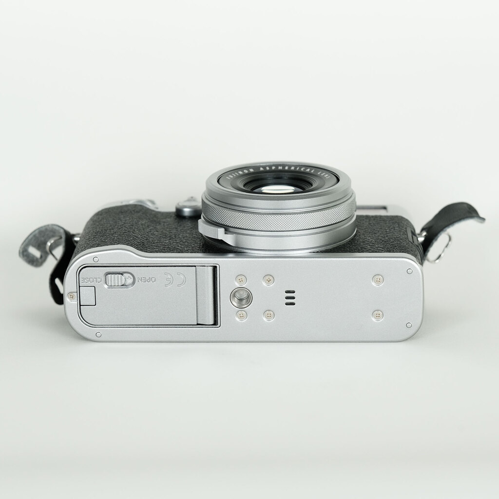 FUJIFILM X100F シルバー