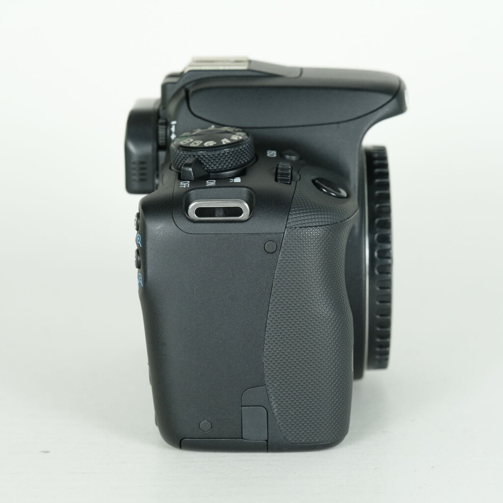 Canon EOS Kiss X7