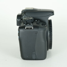 Canon EOS Kiss X7