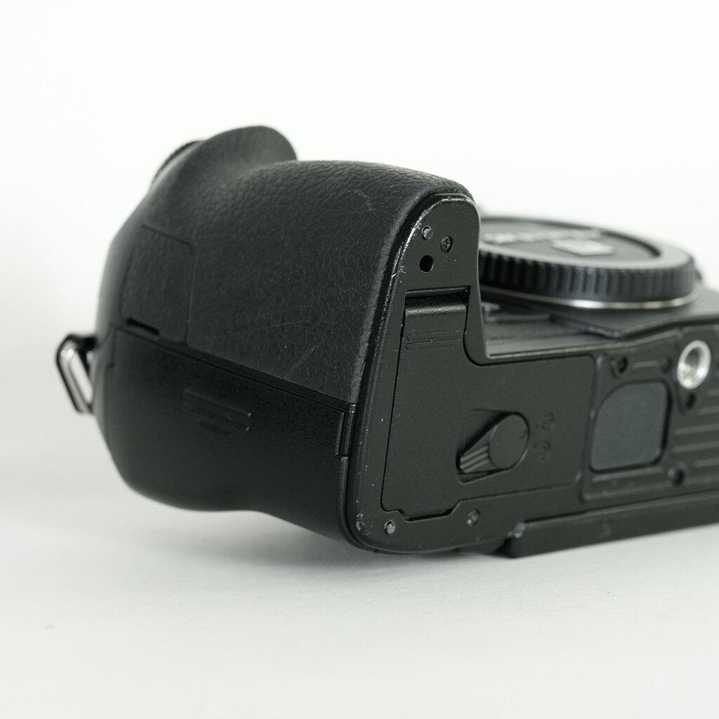 OLYMPUS OM-D E-M1 Mark II