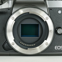 Canon EOS M5