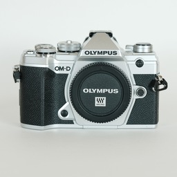 OLYMPUS OM-D E-M5 Mark III