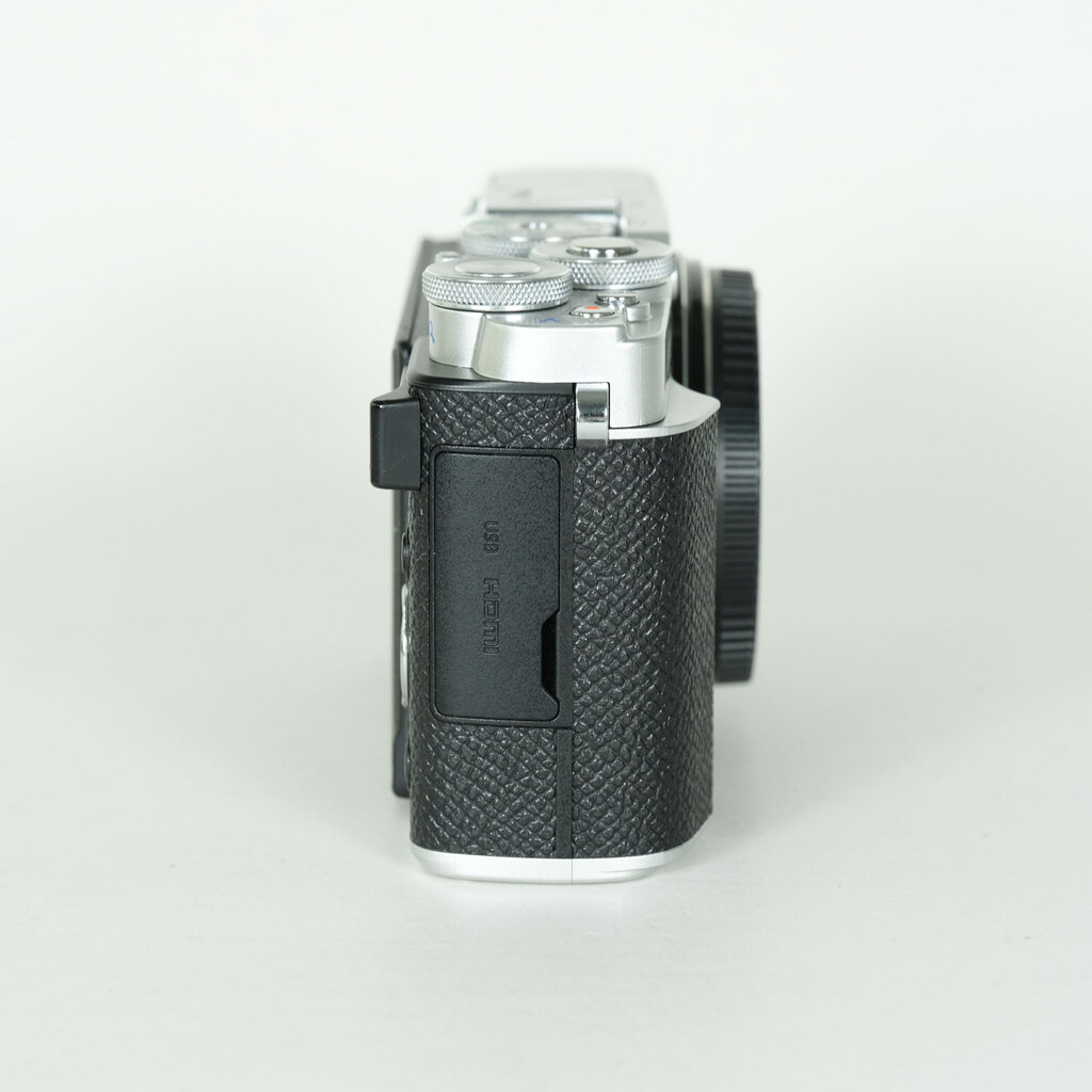 OLYMPUS PEN E-P7 [�{�f�B �V���o�[]