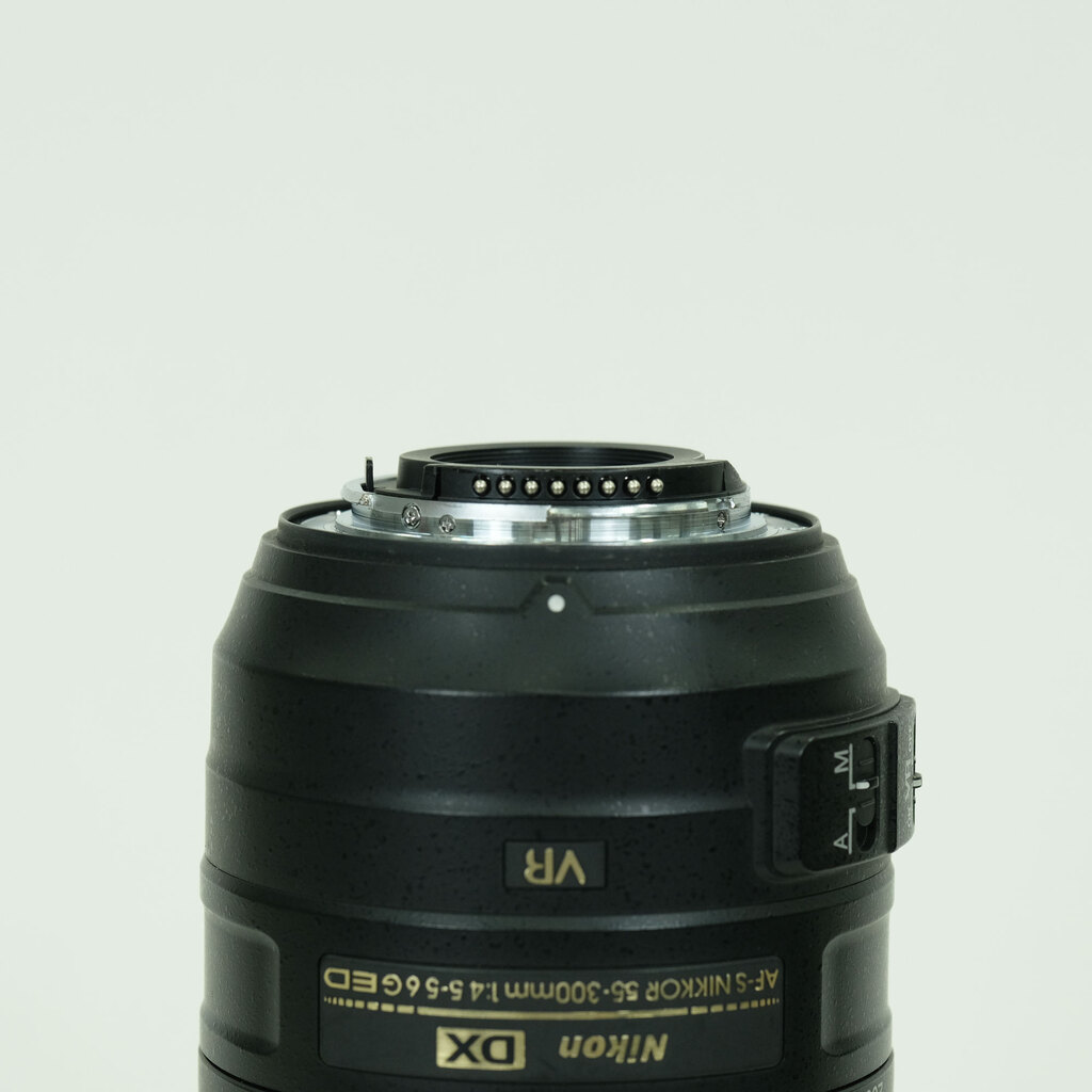 Nikon AF-S DX NIKKOR 55-300mm F4.5-5.6G ED VR Nikon AF-S DX NIKKOR 55-300mm F4.5-5.6G ED VR