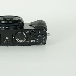 FUJIFILM X70 ブラック FUJIFILM X70 ブラック