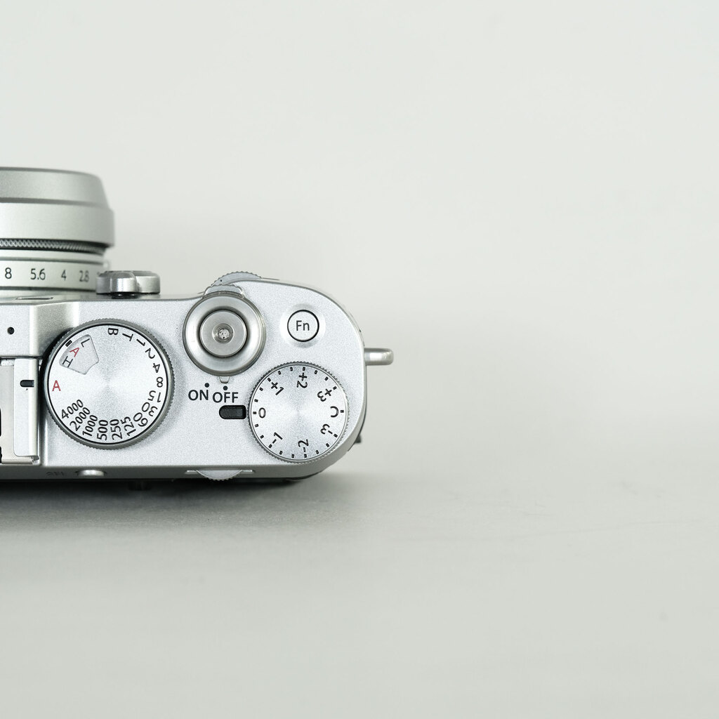 FUJIFILM X100F シルバー