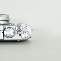 FUJIFILM X100F シルバー