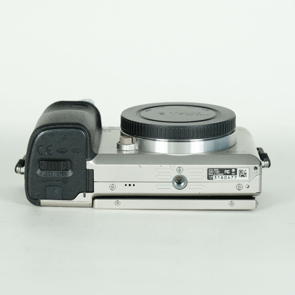 SONY α6000(ILCE-6000) SONY α6000(ILCE-6000)