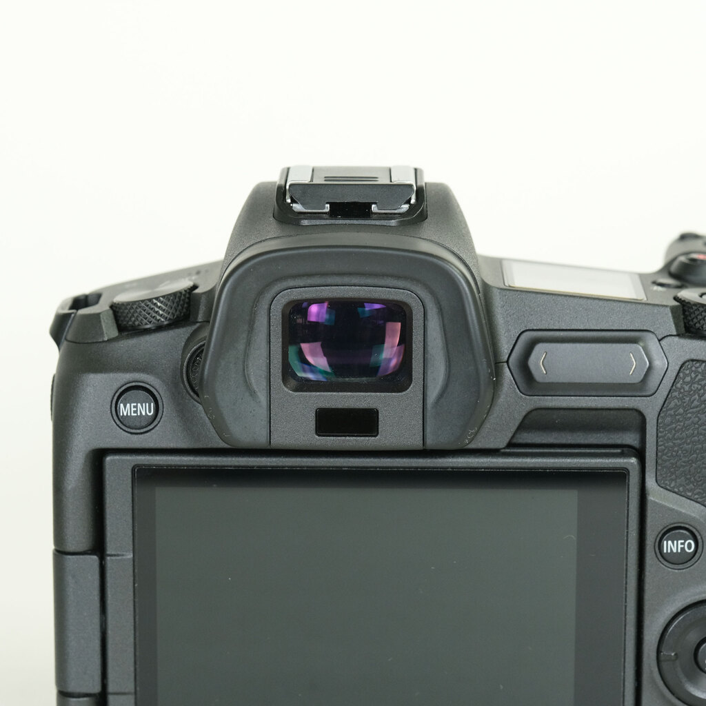 Canon EOS R