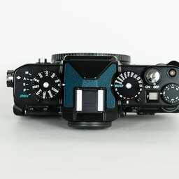 Nikon Z f プレミアムエクステリア張替済み   ［プレミアムエクステリア張替キャンペーン・皮革換装品］