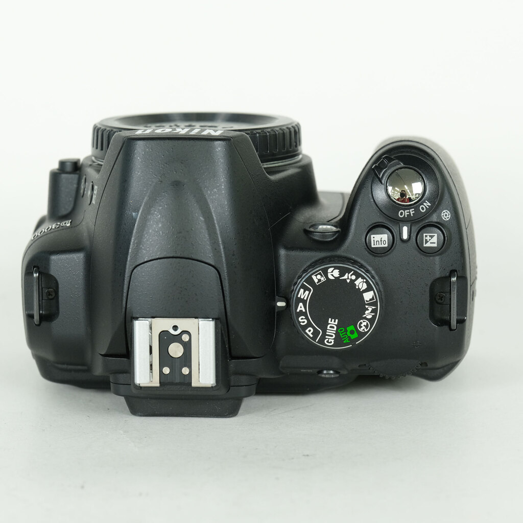 Nikon D3000 ボディの出品 | ONE SCENE（ワンシーン）
